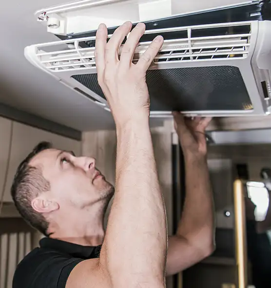  Professional Licensed And Insured Cleaners in Eastpointe, MI